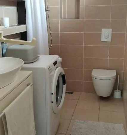 Gecko Apartment